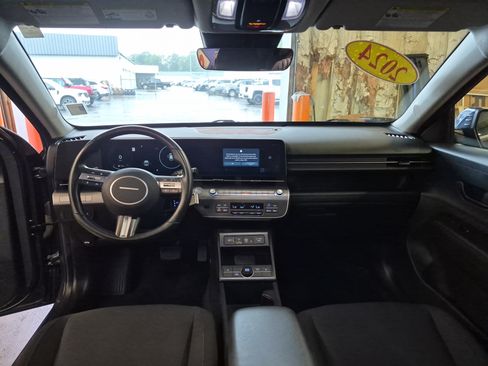 Used 2024 Hyundai Kona SEL w/ Convenience Package FWD image 18