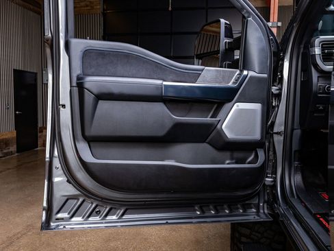 Used 2025 Ford F250 Platinum AWD/4WD image 36