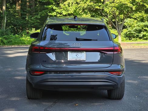 Used 2025 Audi Q6 e-tron Premium Plus w/ Premium Plus AWD/4WD image 5