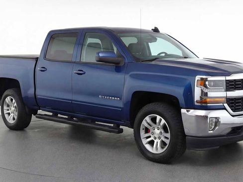 Used 2017 Chevrolet Silverado 1500 LT w/ All Star Edition AWD/4WD image 3