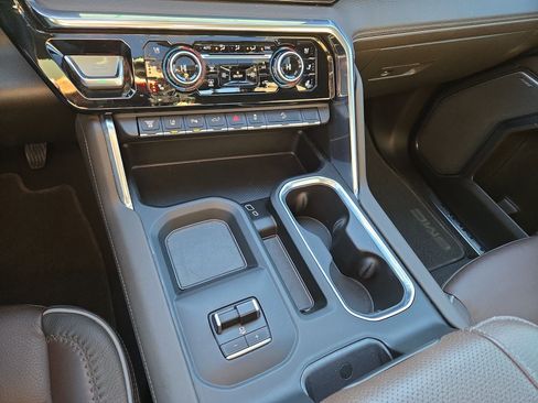 Used 2024 GMC Sierra 2500 Denali w/ Technology Package image 22