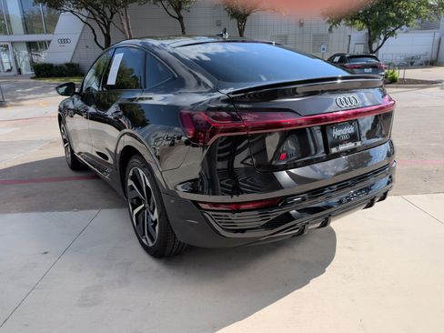 Used 2024 Audi Q8 e-tron Premium Plus w/ Premium Plus Package AWD/4WD image 7