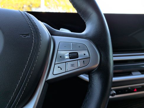 Used 2023 BMW X7 xDrive40i w/ Premium Package image 23