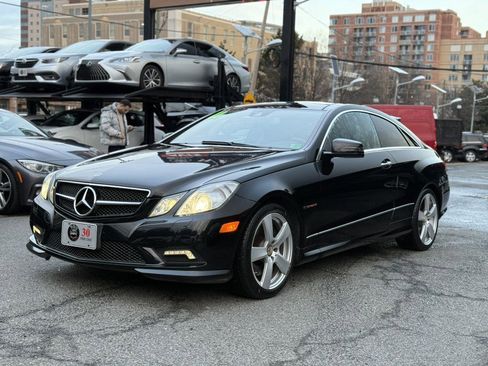 Used 2011 Mercedes-Benz E 550 Coupe image 3