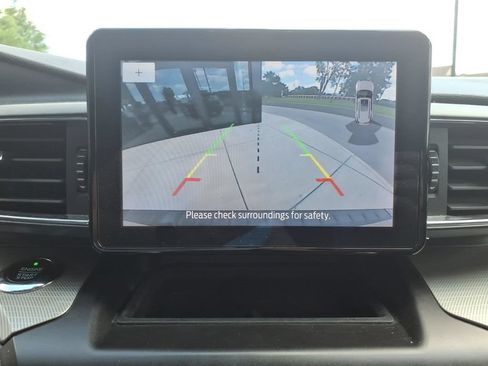 Used 2020 Ford Explorer XLT w/ Equipment Group 202A AWD/4WD image 21