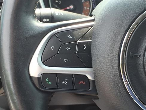 Used 2019 Jeep Compass Latitude w/ Cold Weather Group AWD/4WD image 17