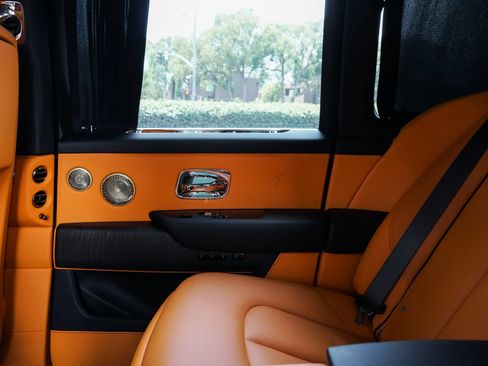 Certified 2022 Rolls-Royce Cullinan w/ Cullinan Package AWD/4WD image 27