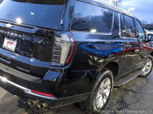 Used 2025 Chevrolet Suburban Premier w/ Sun And Tow Package image 10