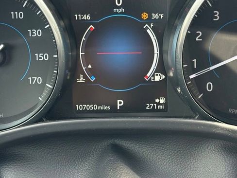 Used 2018 Jaguar F-PACE R-Sport image 16