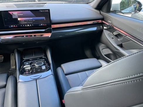 Certified 2025 BMW i5 xDrive40 w/ M Sport Package AWD/4WD image 10