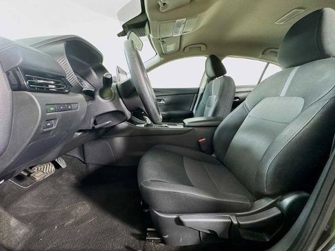 Certified 2023 Nissan Sentra SV FWD image 18