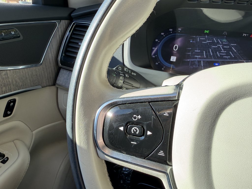 Used 2023 Volvo XC90 B6 Plus w/ Protection Package Premier AWD/4WD image 29
