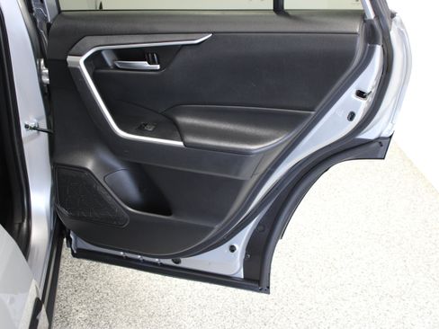 Used 2022 Toyota RAV4 SE w/ Convenience Package AWD/4WD image 35
