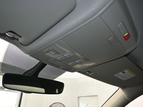 Used 2021 Volkswagen Atlas SE FWD image 24