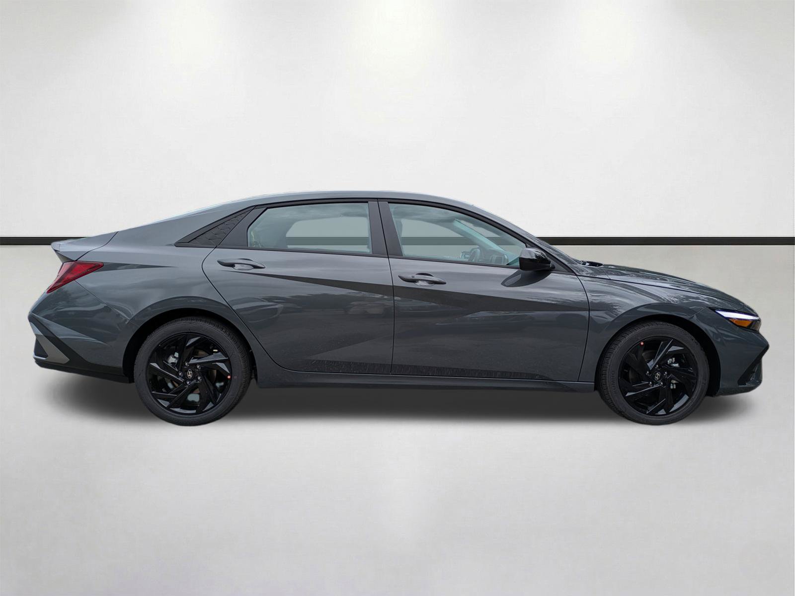 New 2026 Hyundai Elantra SEL Sport FWD image 4