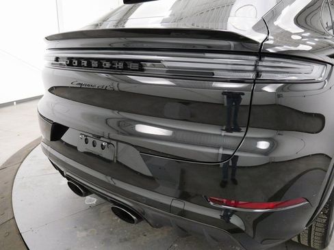 Used 2025 Porsche Cayenne GTS image 9