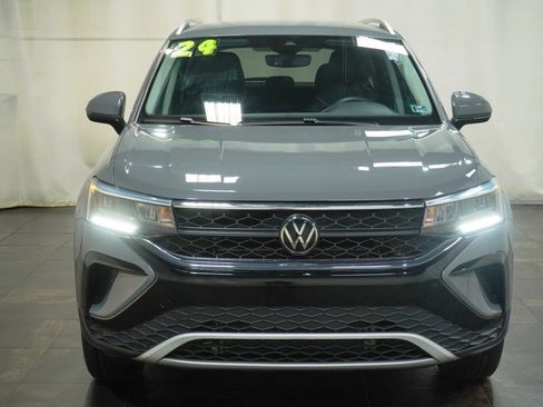 Used 2024 Volkswagen Taos SE AWD/4WD image 7