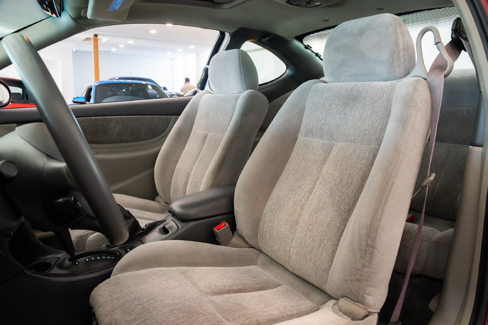 Used 2001 Oldsmobile Alero GL w/ Sun & Sound Pkg FWD image 16