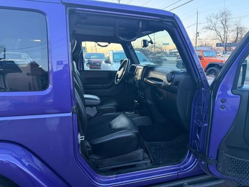 Used 2017 Jeep Wrangler Sahara AWD/4WD image 20