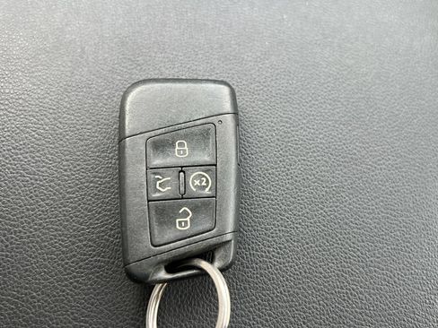 Used 2018 Volkswagen Atlas SEL Premium AWD/4WD image 24
