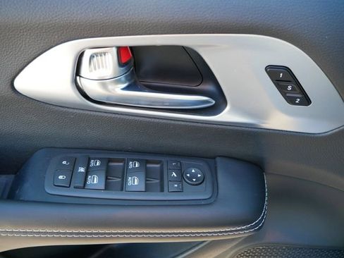 New 2026 Chrysler Pacifica Limited w/ Trailer Tow Group image 19