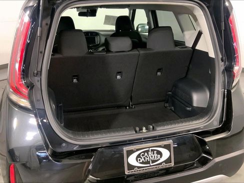 Used 2025 Kia Soul LX w/ LX Technology Package FWD image 4