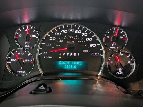 Used 2024 Chevrolet Express 2500 w/ Driver Convenience Package RWD image 24