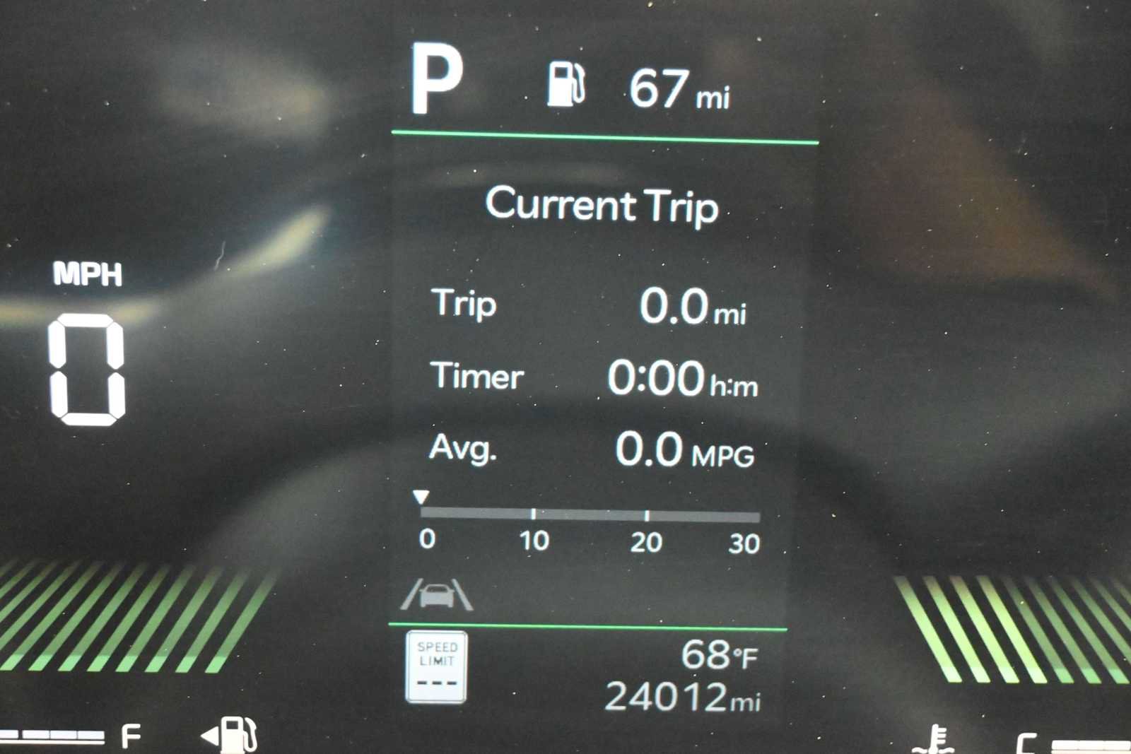 Used 2025 Kia Carnival EX FWD image 16