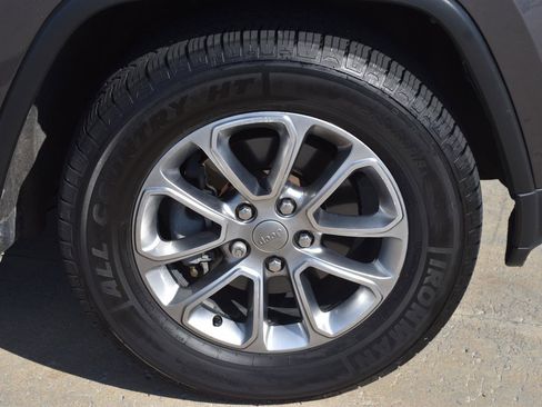 Used 2015 Jeep Grand Cherokee Limited w/ Luxury Group II image 11