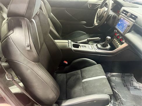 Used 2025 Toyota GR86 Premium image 26