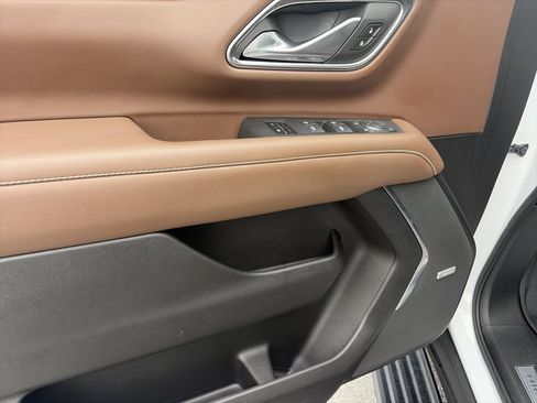Used 2023 Chevrolet Tahoe High Country w/ Premium Package RWD image 18