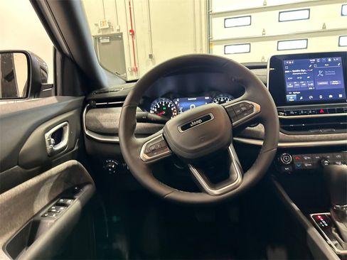 New 2025 Jeep Compass Latitude w/ Convenience Group image 29