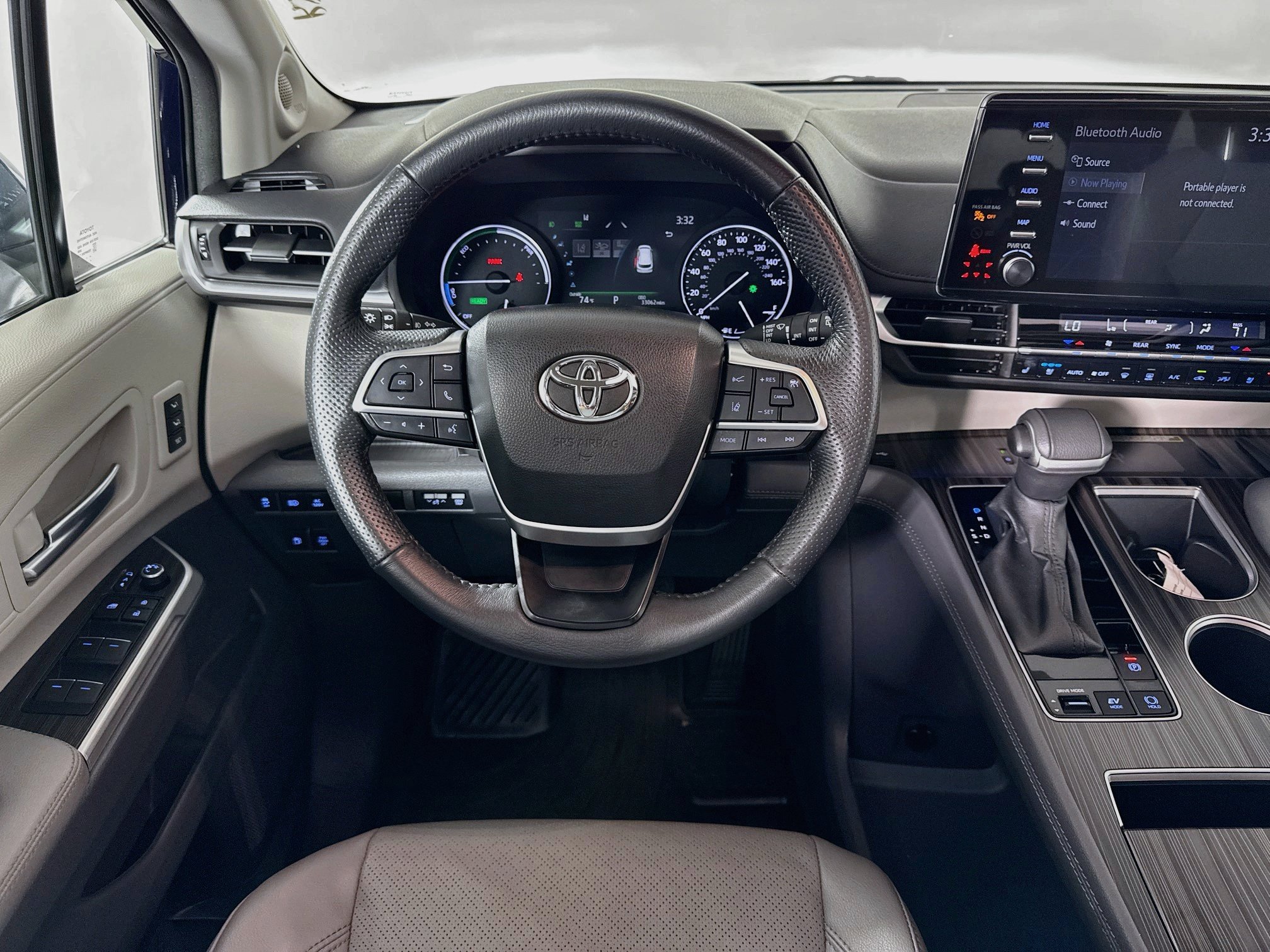 Certified 2024 Toyota Sienna Limited AWD/4WD image 24