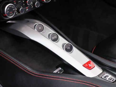 Used 2016 Ferrari California T RWD image 47
