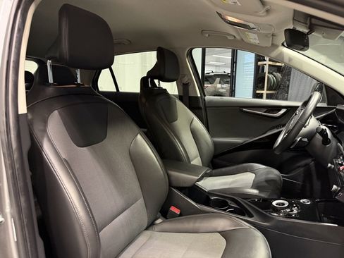 Used 2023 Kia Niro EX w/ EX Cold Weather Package image 26