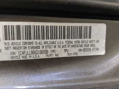 Used 2019 Jeep Cherokee Latitude Plus w/ Comfort/Convenience Group image 33