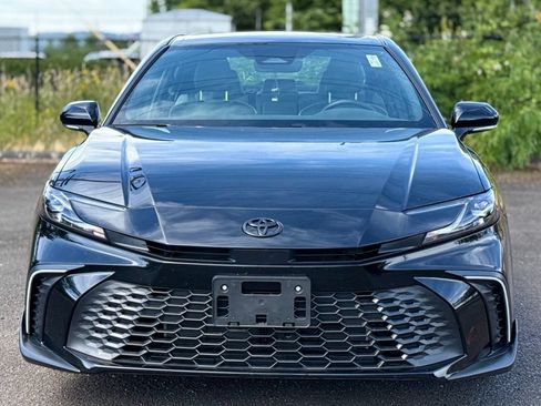 Used 2025 Toyota Camry SE w/ Convenience Package FWD image 8