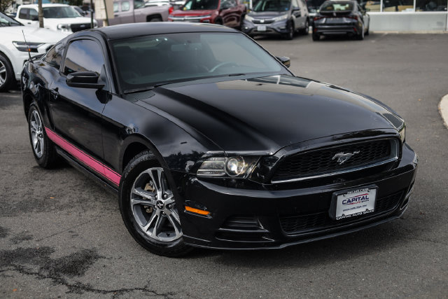 Used 2014 Ford Mustang Premium RWD image 7