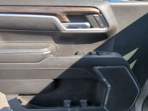 Used 2023 Chevrolet Silverado 1500 LT AWD/4WD image 12