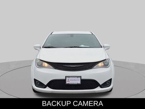 Used 2019 Chrysler Pacifica Touring Plus w/ S Appearance Package FWD image 2
