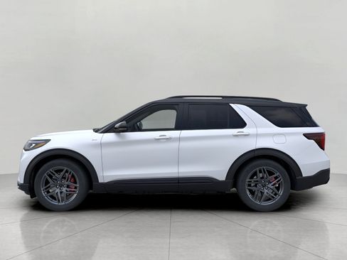 Used 2026 Ford Explorer ST-Line w/ ST-Line Street Pack AWD/4WD image 4