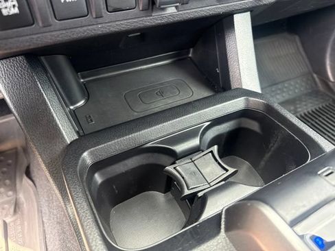Used 2020 Toyota Tacoma Limited AWD/4WD image 32
