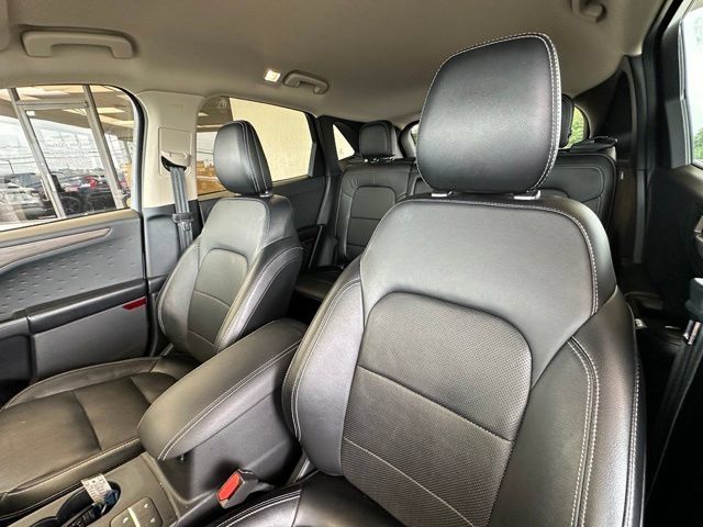 Used 2020 Ford Escape Titanium AWD/4WD image 16