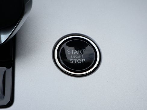 Used 2025 Land Rover Range Rover Autobiography AWD/4WD image 22