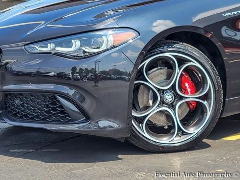 New 2025 Alfa Romeo Giulia AWD w/ Veloce Package AWD image 3