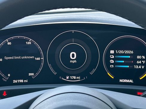 Used 2022 Porsche Taycan image 24