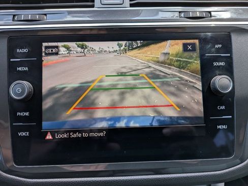 Used 2023 Volkswagen Tiguan SE image 13