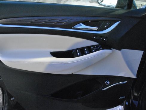 Used 2024 Buick Enclave Avenir w/ Avenir Technology Package image 14