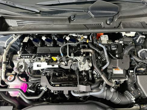 Used 2025 Toyota Prius LE FWD image 33