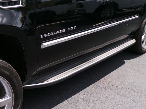 Used 2013 Cadillac Escalade EXT Luxury AWD/4WD image 15